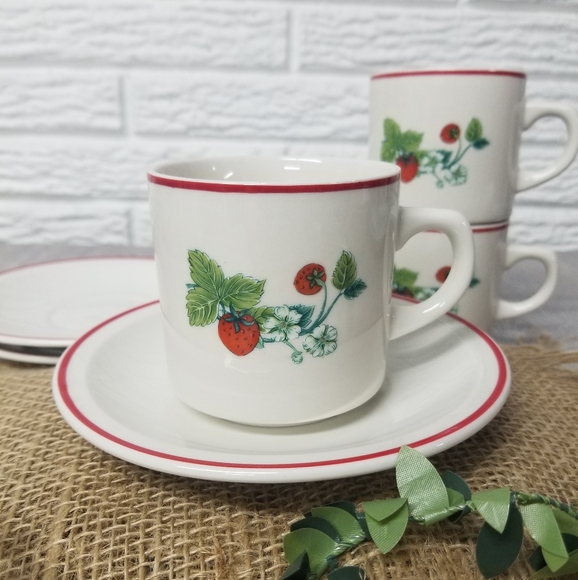 Rare Vintage Strawberry Mugs - Picture 2 of 9